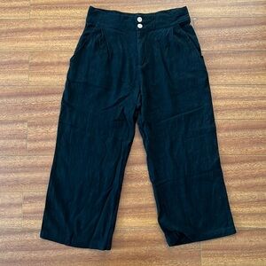 Miou Muse Wide Leg Trousers in Black | Crop Fit | size L